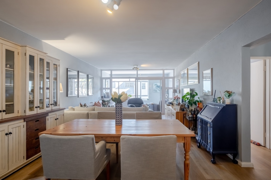 2 Bedroom Property for Sale in Sea Point Western Cape